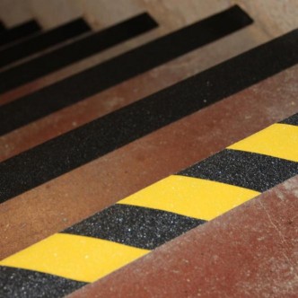 Лента противоскользящая тип Basic 50 мм х 18,3 м черная