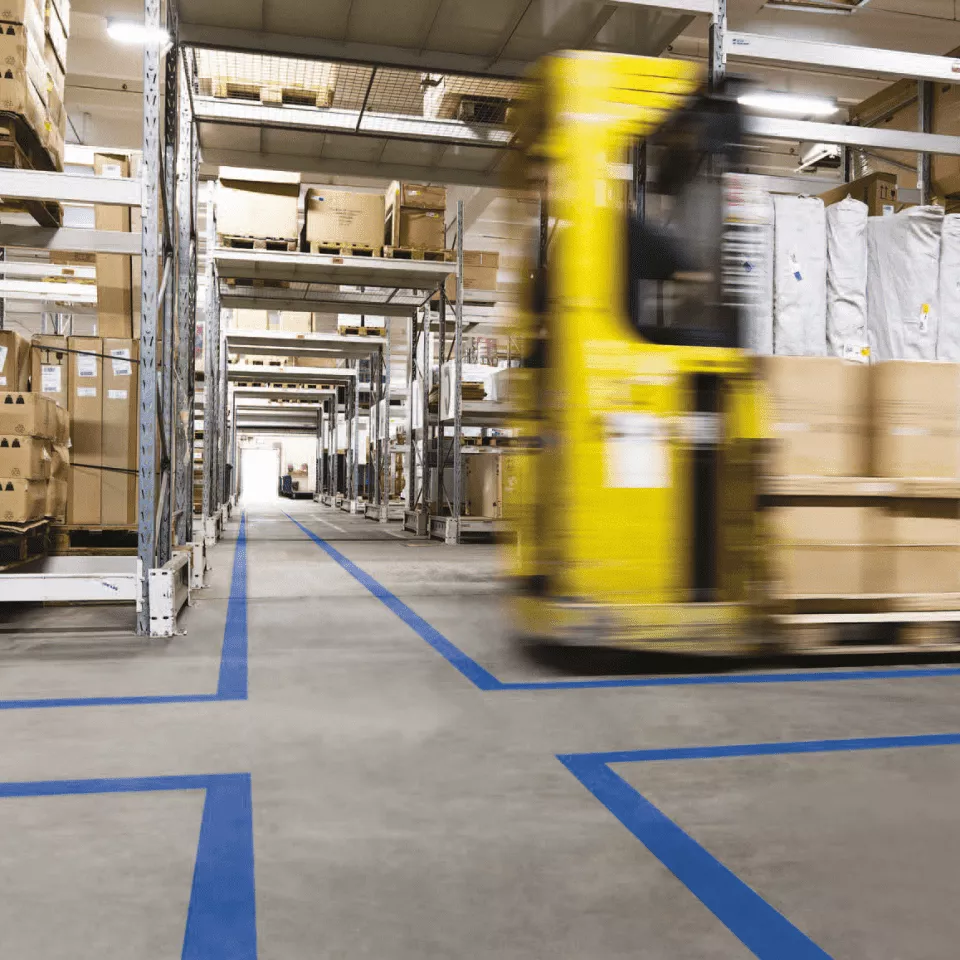 Лента ПВХ для разметки и маркировки 50 мм х 33 м синяя 150 мкр