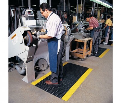 Мат противоусталочный 900 x 1500 х 14 мм линейное рифление с двумя желтыми краями