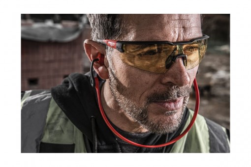 Очки открытые Milwaukee ENHANCED SAFETY GLASSES CLEAR янтарные, покрытие от запотевания 4932478927